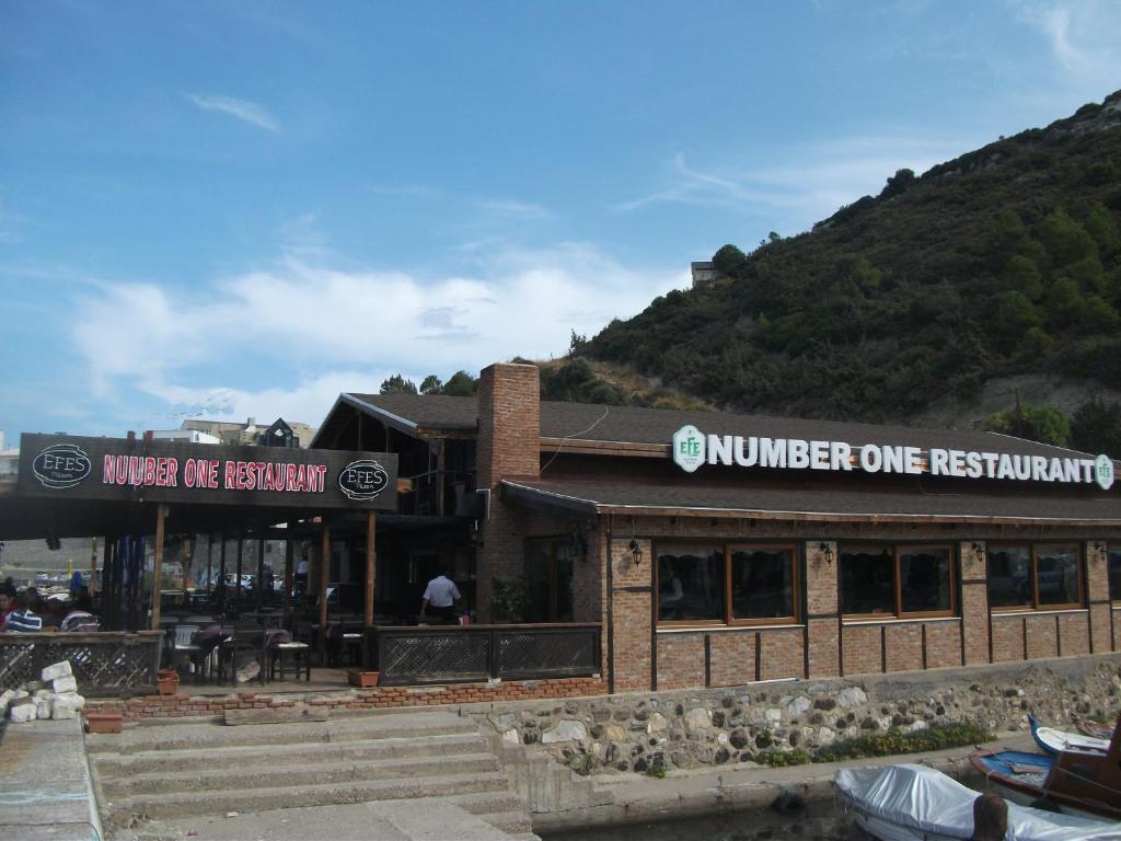 Number One Apart Hotel Karaburun  Εξωτερικό φωτογραφία