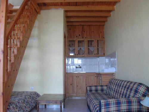 Number One Apart Hotel Karaburun  Δωμάτιο φωτογραφία